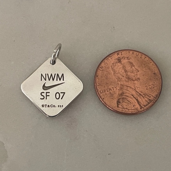 Tiffany & Co sterling pendant. - Picture 3 of 4